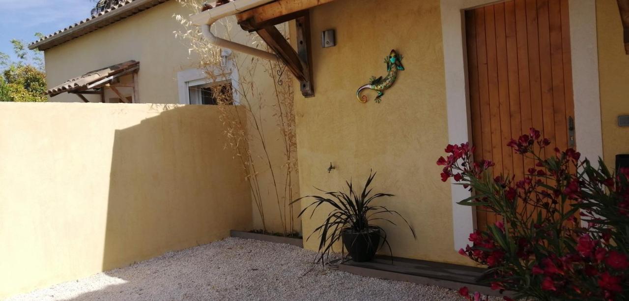 Maison F2, Neuve Au Calme Avec Jardinet La Crau Bagian luar foto