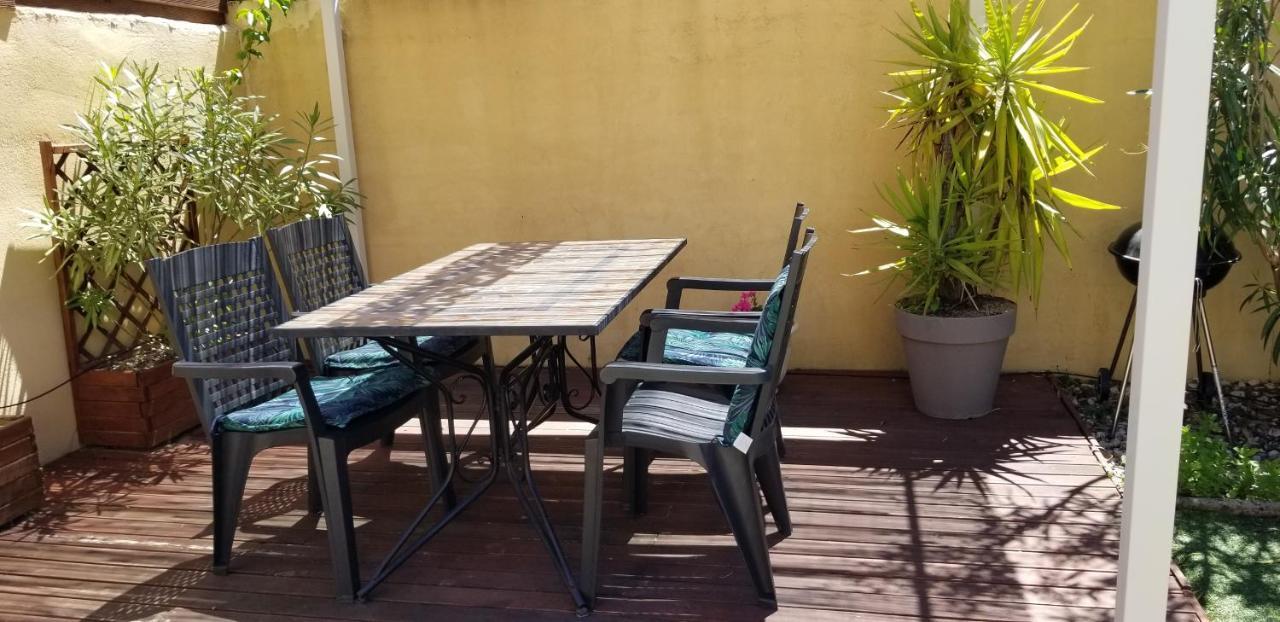 Maison F2, Neuve Au Calme Avec Jardinet La Crau Bagian luar foto